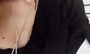 Η Chantal λέει ότι είναι ευσεβής καλόγρια αλλά τώρα λατρεύει το πούτσο ολόκληρο πορνό