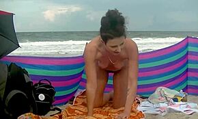 Искаш ли да видиш още голи плажни действия с BBC?