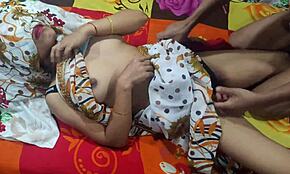 인도 아줌마 감각적 마사지가 뜨거워짐