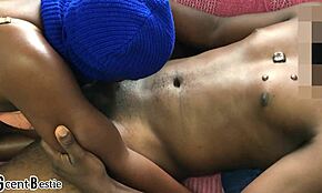 Kuka antaa parhaan suihinmenon, nigerialainen vai ghanialainen? Tämä intohimoinen kotivideo monsterkurkulla räjäyttää mielesi!