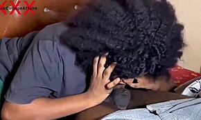 Vi a la estudiante de coño gordo follar en el baño del profesor