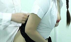 A francba, nézd ezt a csinos ázsiai cosplay csajt, aki creampie-t kap vad akció után!