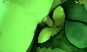 Vay Be, Minik Etkili Angie Minik Etek ve Çorapla Yatakta Sertçe Deliniyor! 😜