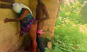 Mec, j'adore mater cette BBW se faire baiser doucement dehors