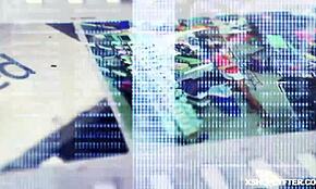 جين روجرز الشعر الأحمر تغري الحارس بيلي بوسطن لتجنب عقوبة السرقة