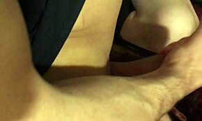 Drobna bierze dużego kutasa jak dziwka POV lodzik