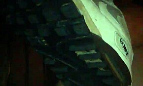 Skylaray solo anal onani med stor dildo i hjemmelaget nærbilde