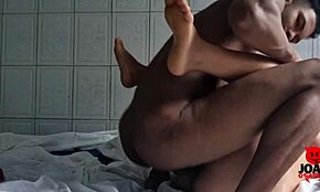 Жоао разбудил девчонку членом в её киске