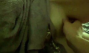 Nydelig babe får fitta strukket av en massiv kuk!