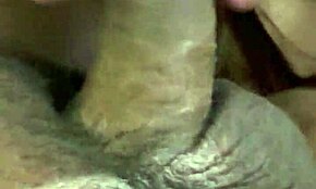 ميلف فلبينية خادمة عاهرة تعطي هيدرود وتبلع؟