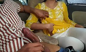 Presvedčil som ju ukázať kozy v aute na verejnosti