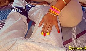 ربة منزل ساخنة تنفجر مرتين في الفم