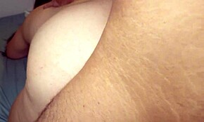 Горяща пълничка тийнейджърка 18+ получава големия си задник чукан анално