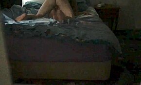 POV amatoriale mostra scopata profonda in missionario con figa bagnata e sborrata