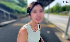 ナンパされた大学生が手作り動画でセックスを楽しんで中出し！