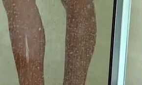 कैंडी कॉक्स शेव्ड चूत मस्तरबेशन आउटडोर दिखाती है