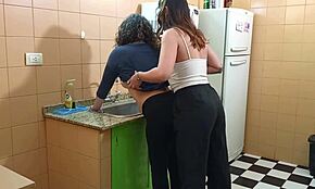 Ogni Volta Che La Mia Vicina Mi Visita Finisce Che Scopiamo Così