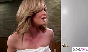 Νεαρή έκλεψε εσώρουχα αλλά την έπιασαν και την γάμησε λεσβία MILF