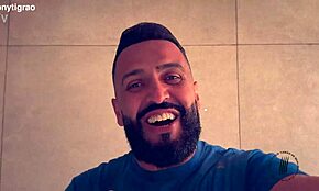 ฉันรู้สึกถึงความปรารถนาอันชั่วร้ายขณะที่หญิงลาตินอ้วนตัวยักษ์ขี่ควยใหญ่ในสไตล์โสเภณีสกปรก