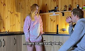 Amateur vreemdgaande vrouw, man beste vriend kwam op bezoek en spoot in vrouw kutje