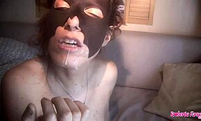 Roma Licia und zwei Freunde in einem echten Sex-Dreieck.