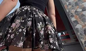 穿丝袜的辣妹户外被捆绑和挠痒！