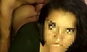 Беше гореща и я изчуках пред рогоносеца си