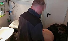 الجزء1 زوجة ناضجة سكسي تتنيك من مصلح الغسالة - بينما الزوج نائم ثم الزوج الذي استيقظ ينيك الزوجة أيضاً