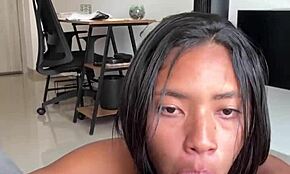 Amatørpar slikker og rister en monsterpikk til frokost