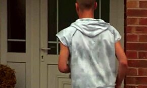 Mira a Donna y Richard en trío salvaje con penetración doble