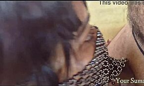 Intialainen täti saa nussia pojalta kyyryasennossa