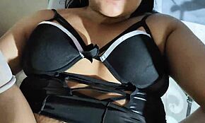 βλέπω ορνιά καλόγρια να ικετεύει για πουλί στον κώλο της και να τελειώνει μέσα