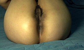 Όμορφο κωλάρι αναβοσβήνει συλλογή μεγάλου λατινικού κωλού