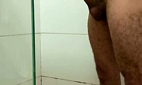 Nonton Istriku Masturbasi, Kan Panas?