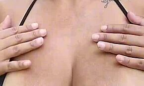 Moglie Calda Si Mostra Sulla Spiaggia Pubblica Succhiando Il Marito E Prendendo Sborrata Faciale