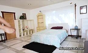 Micro bikini asiatisk hottie samlet op og boret hårdt