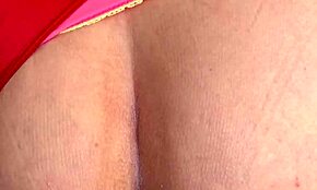 Florsitasilvestre38 breekt kont met seksspeeltjes