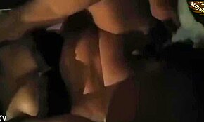 Гореща гръцка тийнейджърка 18+ джавка бутилка!