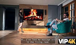 VIP4K tini 18+ Olivia Zlota csábítóan rázza a seggét a kanos mostohaapának az ágyban