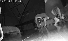 Bester Freund betrügt und fickt Frau mit Sperma im Mund