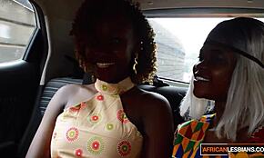 Todelliset amatööri ebony lesbot syövät pillua sormettavat toisiaan purskuvat