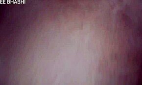 Äitipuoli lepää kun poikapuoli naisee häntä kovaa