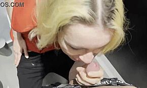 جنس عنيف محفوف بالمخاطر مع فتاة عشوائية في المرحاض العام مقابل المال