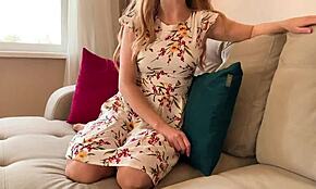 Skutočné podvádzanie s manželkinou najlepšou priateľkou, keď je manželka v práci - ruská amatérka s rozhovormi