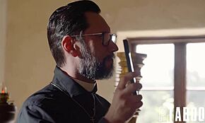 욕망 고백: 벨 페넬로프 케이가 사제 토미 피스톨에게 성적 욕망 고백해 😏