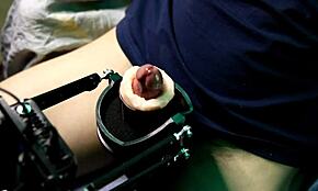 Super Masturbatie Machine Levert Krachtige Kreunen