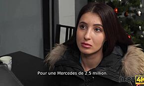 Debt4k direktorica nočnega kluba Monica Wet prodaja pičko v spletni klepet