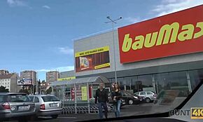 Untuk Uang, Nymph Cantik Ngentot Outdoor dengan Orang Kaya Asing