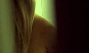 Nesramen tip jebe lepotico z velikimi joškami nekje v češki republiki - dominno