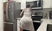 Young Thug Twerking with Big Ass in Kitchen Shorts